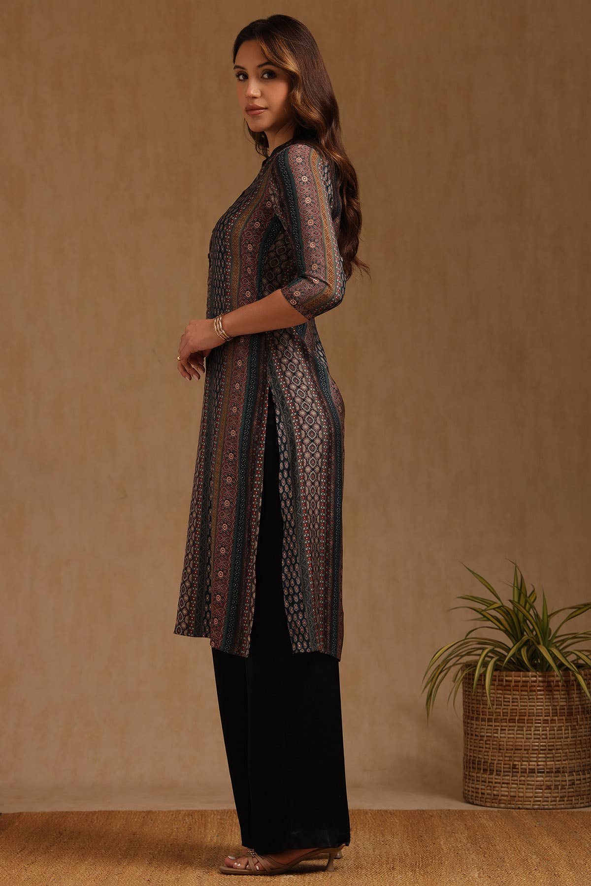 Teal Muslin Ethnic Motifs Kurta - Image 3