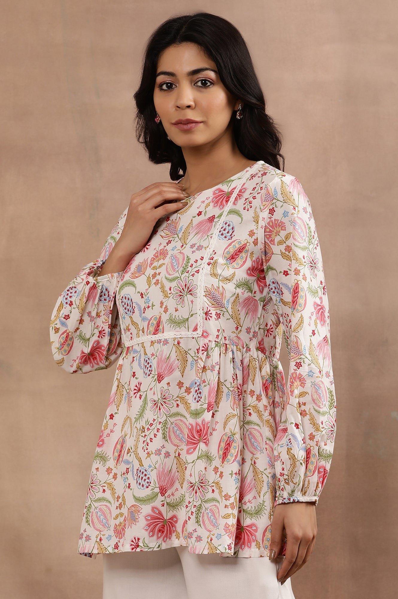 White Floral Printed Pure Cotton Top And Parallel Pants Set - Image 7